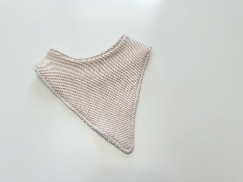 Beige waffle bandana bib