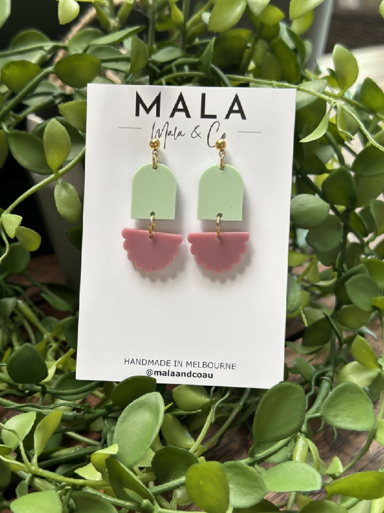 Nada Dangles
