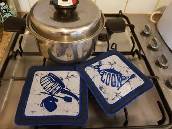 "Cooking Utensils" Embroidered Set of 2 Blue Pt Holders