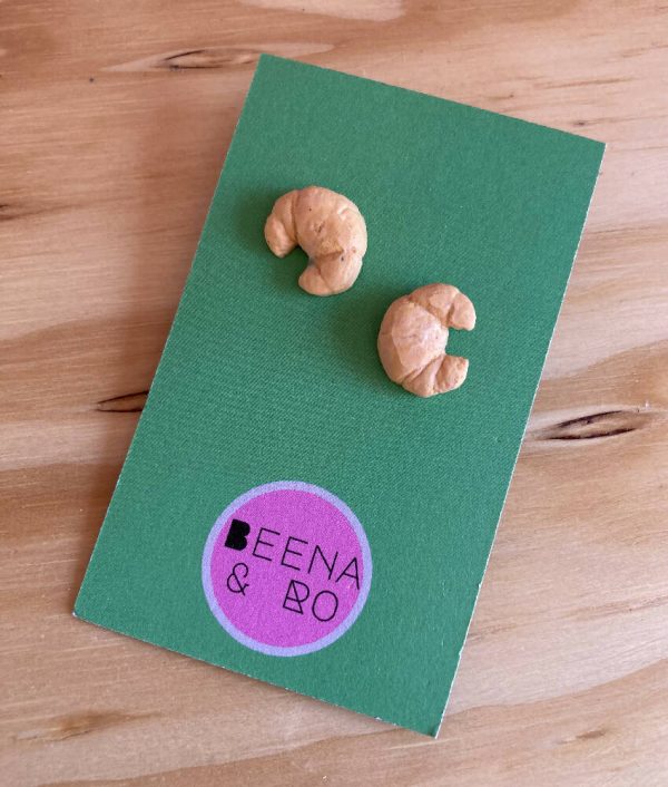 Croissant studs